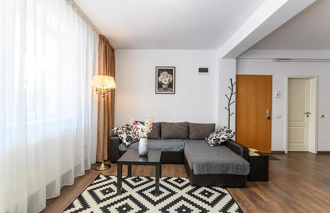 Brasov Hillside Suite Near City Center-1